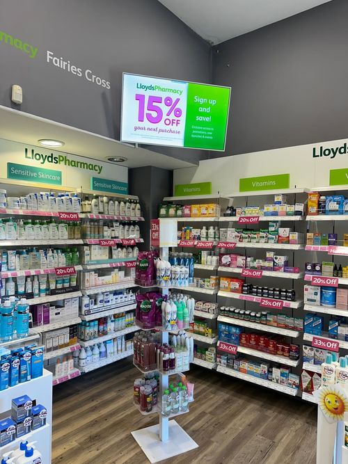 Latest company Solutions about White QLED wall mount monitor installed in Europe pharmacy